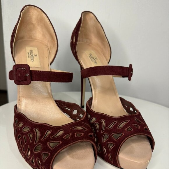 Valentino Burgundy Suede Cutout Platform Heels - Size 41 - Mint Condition - Picture 5 of 9